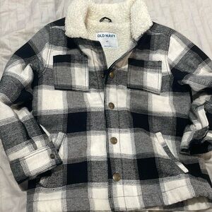 Old navy button up sweater jacket 5T Sherpa inside warm top condition!